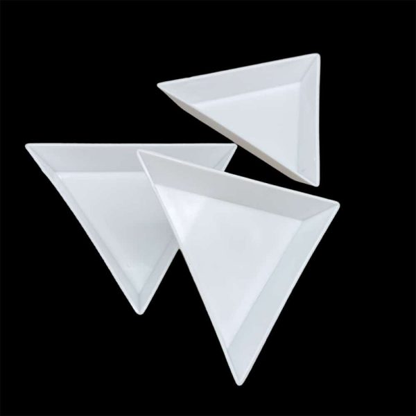 Contenant triangle blanc pour manipuler les bijoux 6 pcs