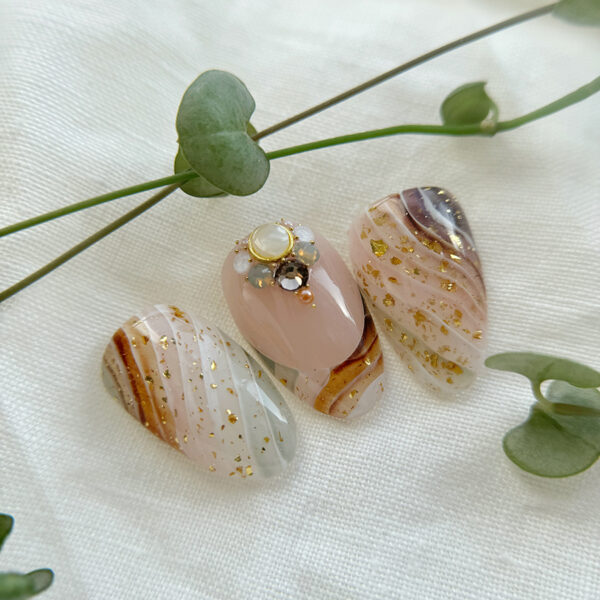 Capsule Nail Art | Galet ambré | Français